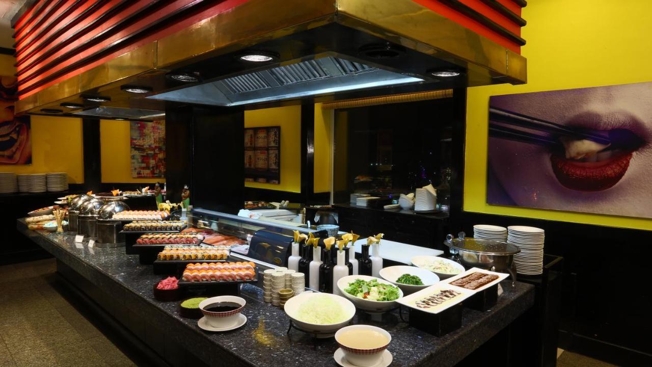 Avari Towers Karachi Ngoại thất bức ảnh A sushi bar in a hotel
