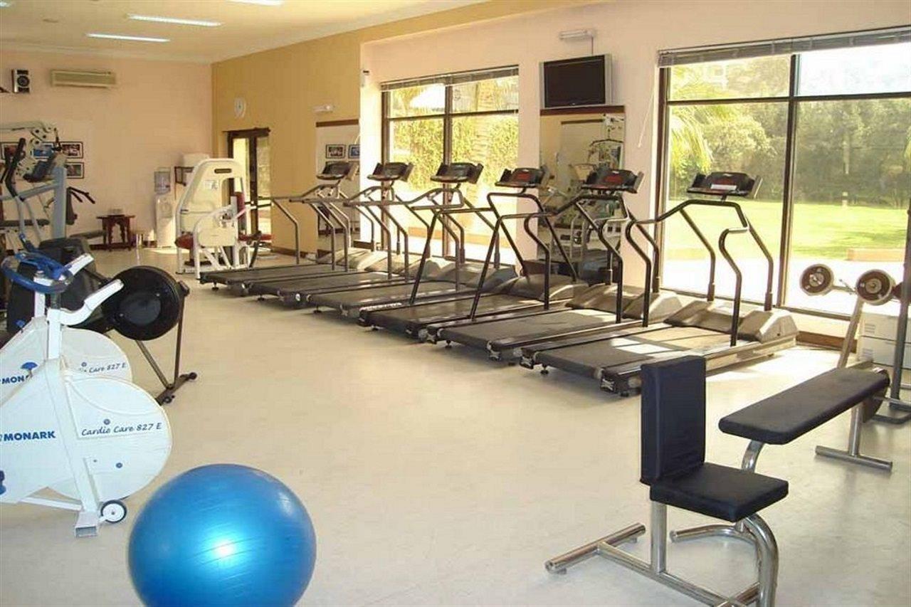 Avari Towers Karachi Ngoại thất bức ảnh A typical gym